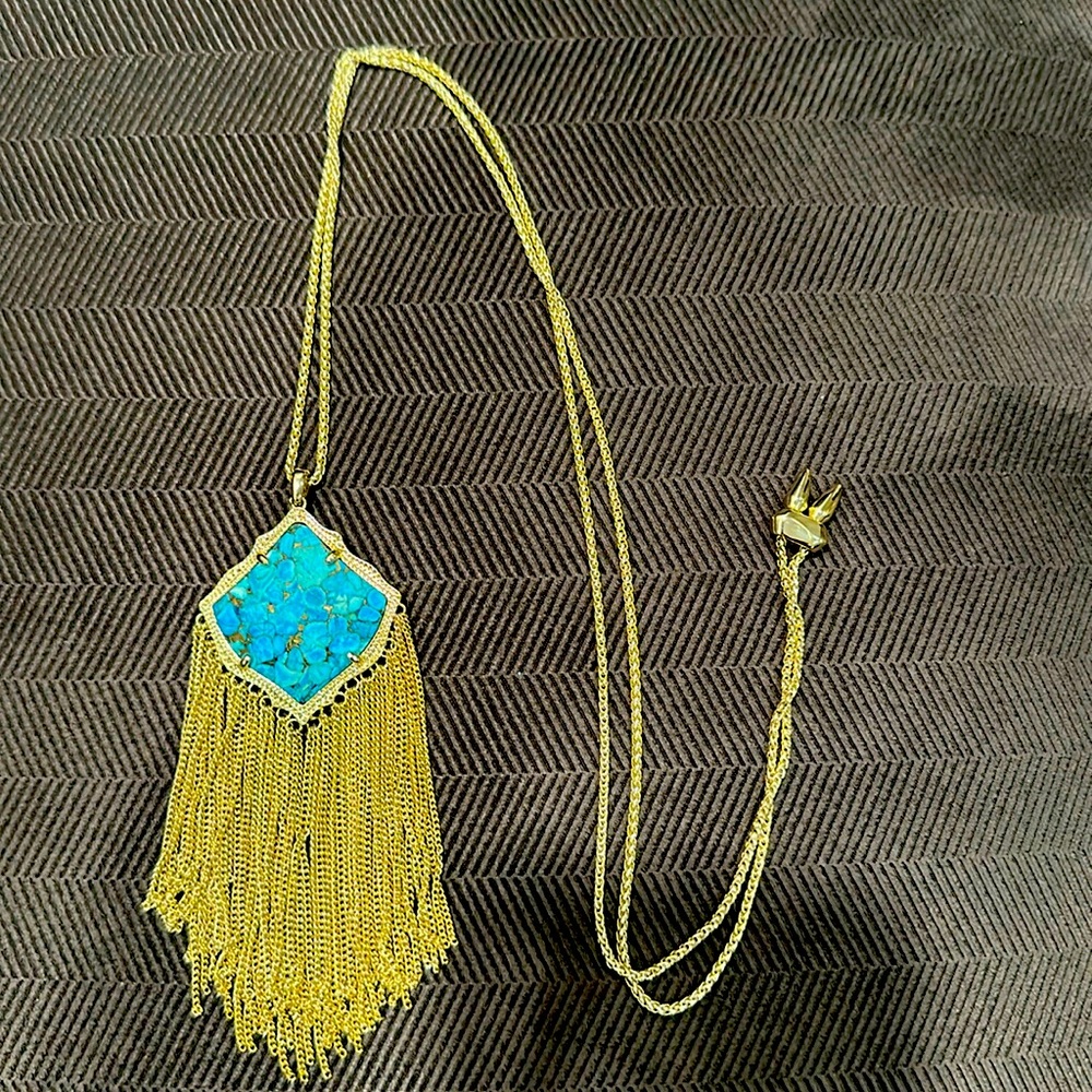 Kendra Scott necklace
